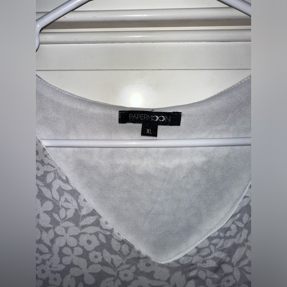 Womens floral blouse - Picture 2 of 4